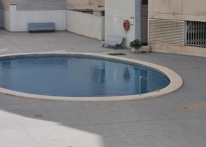 , Vacaciones ,piscina,wifi Lägenhet *